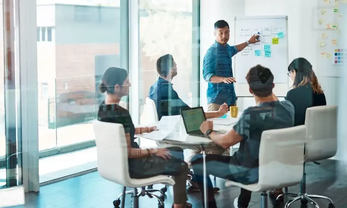 Estratégias de Marketing Online para Impulsionar as Vendas da sua Pequena Empresa
